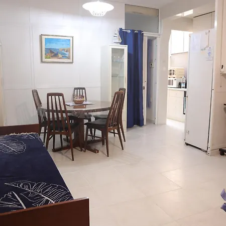 Charming Steps From The Sea *