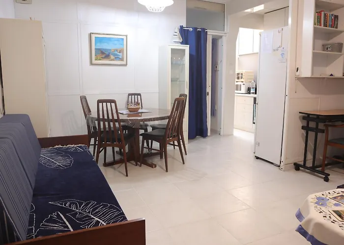 Charming Steps From The Sea *