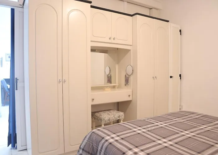 Charming Steps From The Sea * St Paul's Bay