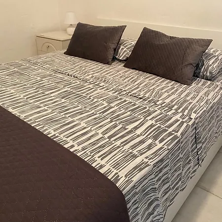 Apartament Charming Steps From The Sea St Paul's Bay