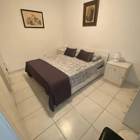 Charming Steps From The Sea *