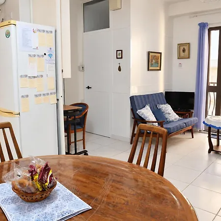 Apartament Charming Steps From The Sea St Paul's Bay