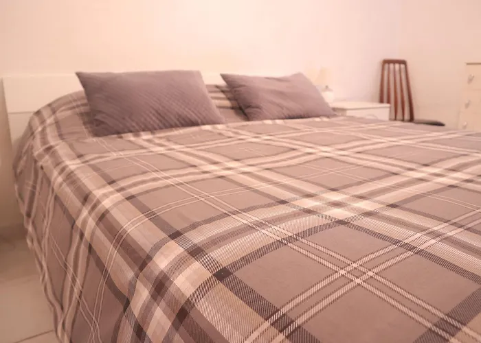 Charming Steps From The Sea *