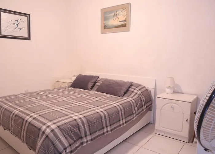 Charming Steps From The Sea * St. Paul's Bay