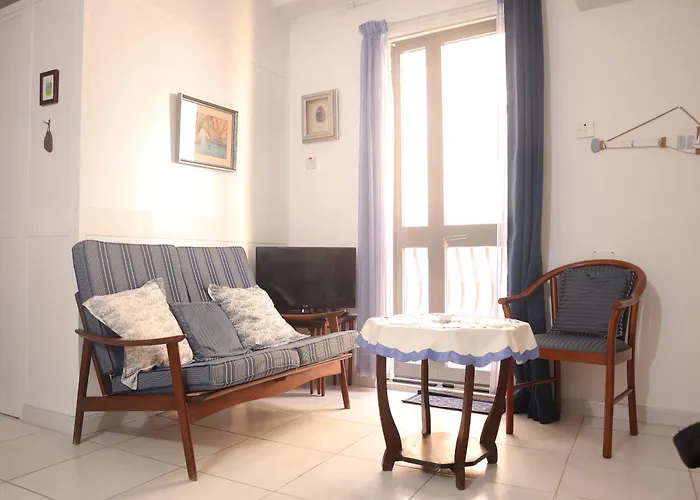 Charming Steps From The Sea St. Paul's Bay